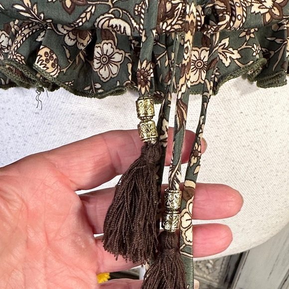 Karma Highway Bohemian Style Floral Green Women's Top - Picture 6 of 13